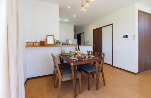 Sumuide Casa | 庭付き一棟貸 ビーチまで3分 宇利島車で7分 最大8人 Luana house
