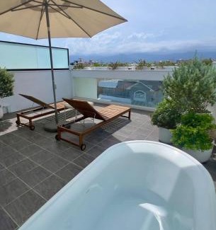 Taitung City Centre Apartamento | 廷海特潮流民宿 武昌館 民宿編號2015 寵物友善設計旅宿 近微光集與鐵道藝術村
