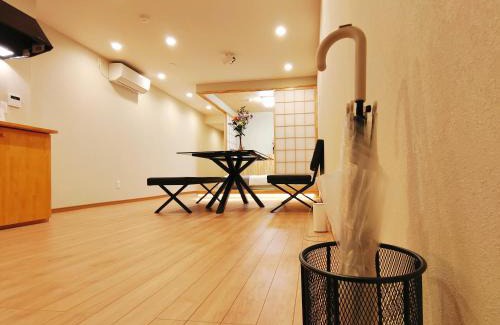Nagawa Casa | 慧橋日本 Spa Resort Tenga 386m全新日式別墅関西機場直達天下茶屋駅3分鐘難波黑門市場道頓堀心齋橋通天閣直達 8人3間睡房5張床2間浴室