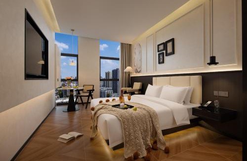 Chenghua Hotel | 成都东站西广场壹品酒店