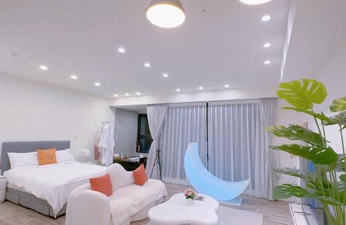 Toucheng Cama Y Desayuno | 拾月頭城無邊際泳池溫泉房