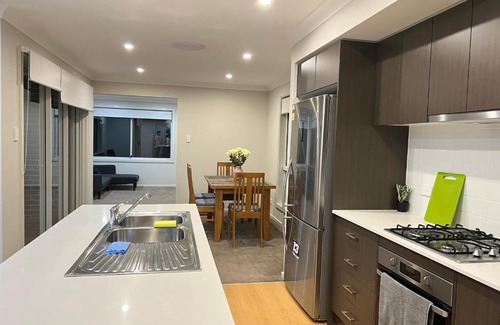 Marsden Park Casa | 整套别墅出租 holiday house for rent