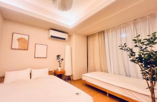 Yushima Apartamento | 新上双卧套房 最大5人 设计师风格Yaof 东京中心上野公园3分钟 车站1分钟 位置极佳超级繁华 房间内看樱花