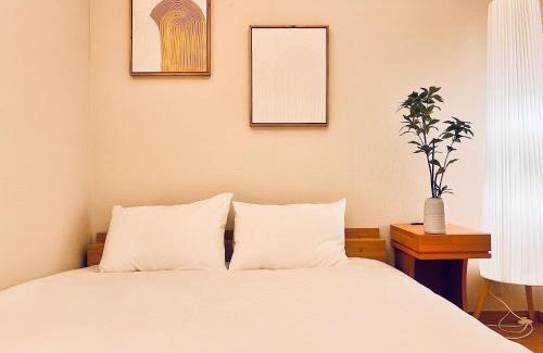 Yushima Apartamento | 新上双卧套房 最大5人 设计师风格Yaof 东京中心上野公园3分钟 车站1分钟 位置极佳超级繁华 房间内看樱花