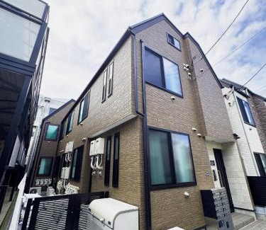 Takadanobaba Apartamento | 新宿池袋へ電車で10分の好立地-高田馬場駅前-温もりある木目調デザイン
