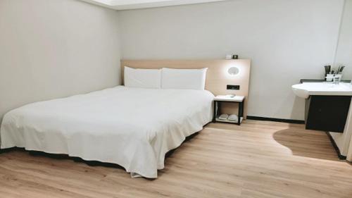 Banqiao Casa | 旅居文旅板橋驛站-湳雅夜市館Hub Hotel Banqiao inn-Nanya Night Market Branch