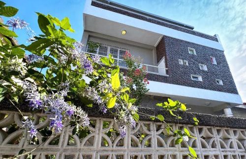 Old Town Casa | 朗香洋房 台南安平民宿2-12人包棟