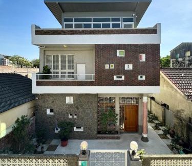 Old Town Casa | 朗香洋房 台南安平民宿2-12人包棟