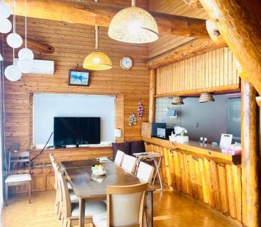 Shiraoi Casa | 民泊JOYFUL天然温泉付きログハウス