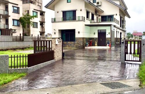 Luodong Casa | 河沿悅舍電動麻將戲水池親子包棟民宿烤肉歡唱