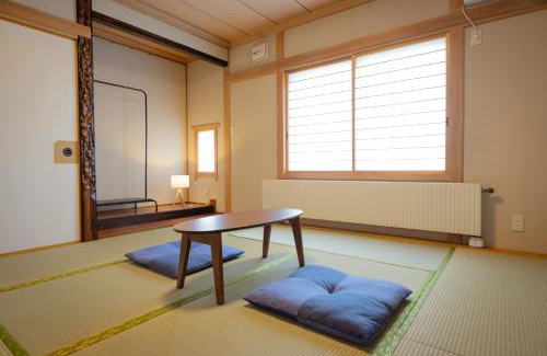 Naie Casa | 泊まれる音楽室 The Music Room-inn