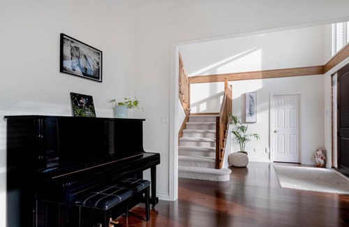 Oakridge Villa | 温西区豪华别墅附有按摩浴缸钢琴，接近机场downtown