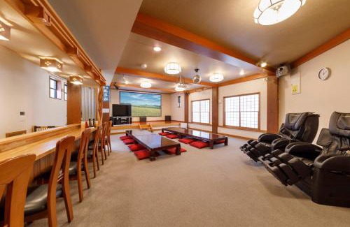 Matsuzaki Casa | 源泉かけ流しの露天風呂を独り占め！一棟貸切旅館「御宿あさか」29名まで宿泊可