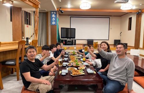 Matsuzaki Casa | 源泉かけ流しの露天風呂を独り占め！一棟貸切旅館「御宿あさか」29名まで宿泊可