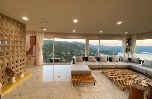 Hakone Villa | 箱根 湖と山を望む絶景