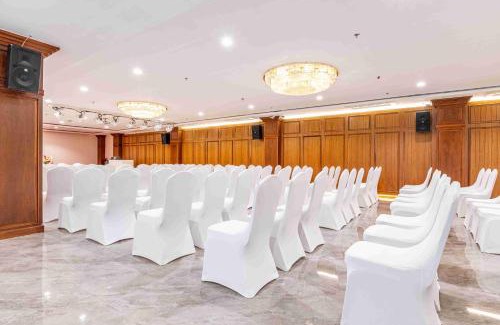 Na Kluea Hotel | 艺龙万国酒店Elong WG international hotel