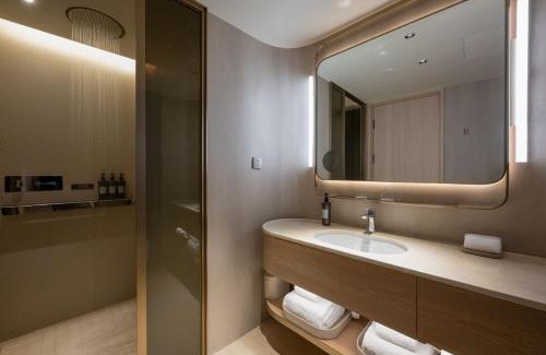 Beilin Hotel | 西安明城墙永兴坊桔子水晶酒店
