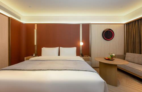 Beilin Hotel | 西安明城墙永兴坊桔子水晶酒店