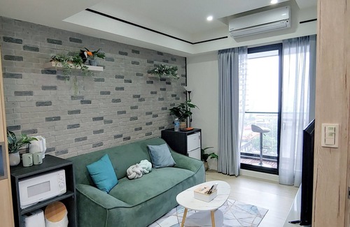 Toucheng Apartamento | 走路3分鐘到海邊玩沙踏浪、海天一色大坑腳踏車步道、觀賞龜山島日出,或者享受著眺望蘭陽平原的悠閒,待在宜蘭吧! 躺著看山看海。