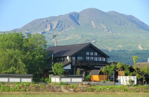 Aso Apartamento | 阿蘇の大観峰を一望!プライベートサウナと湧水プールが魅力の一棟貸しの宿