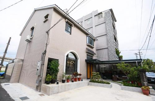 Zhongli District Casa | 青逸居 桃園中壢民宿 親子包棟 Qing Yi Ju