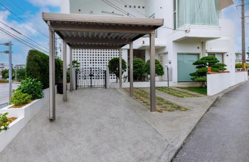 Kadena-cho Casa | 駐車場2台 海中道路や伊計島にアクセス良好 和室付き 最大5名宿泊施設 Guest house mum