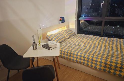 Miseong-dong Apartamento | 서울의 야경을 품은 스테이