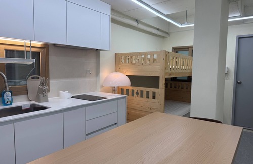 Seongsu Apartamento | 이Atelier Seongsu Riverside Loft Cherry Blossom Road Han River airport bu