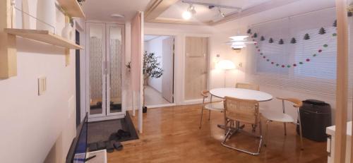 Yeonnam-dong Apartamento | 핑크 White Linen House,3br