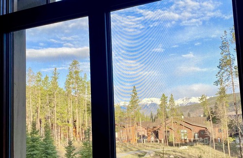 Keystone Casa | 0.5 mile walk to Gondola and Keystone Village! 50 yards to Keystone Shuttle!
