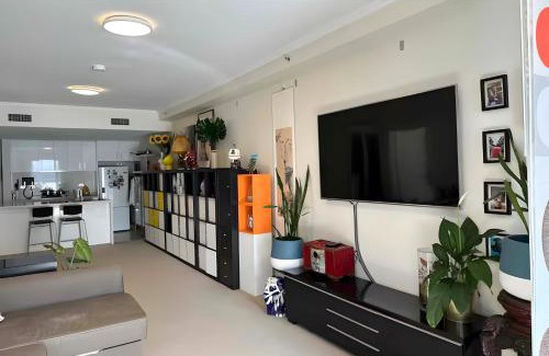 Mascot Apartamento | 0 min to train, 2 stops to city