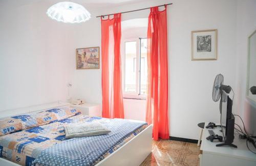 Riva Trigoso Apartamento | 008B - Casa RIVA Vista Mare di fronte alla Spiaggia e Mare a Riva Trigoso