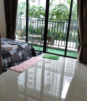 Taman Mount Austin Apartamento | 01-AustinRegency homestay Studio family room 4pax near Toppen Aeon Tebrau