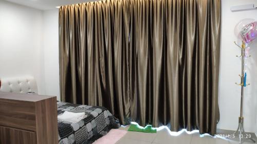 Taman Mount Austin Apartamento | 01-AustinRegency homestay Studio family room 4pax near Toppen Aeon Tebrau