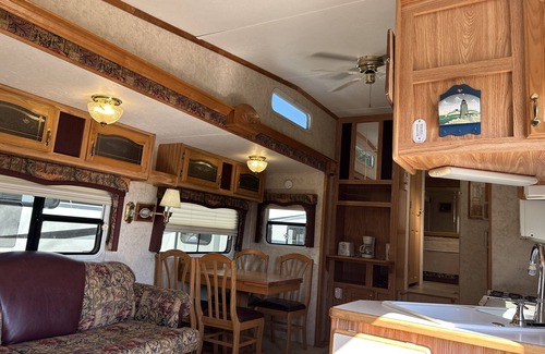 Stokes Bay Casa | # 01 Experience the Ultimate Sunset Adventure; Trailer on the Water!