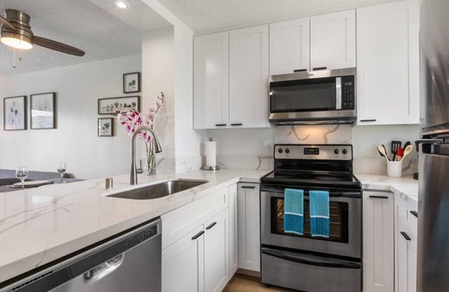 McCully - Moiliili Apartamento | 01 FREE Parking/10 min beach/2br-Waikiki/Ala Moana