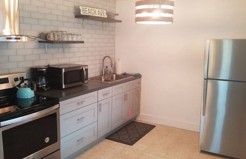 Sailboat Bend Apartamento | 02 Rustic meets Beachy Apartment - Walk Downtown!