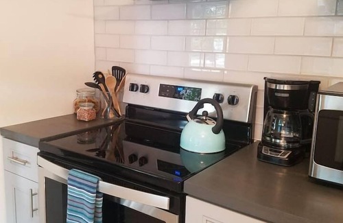 Sailboat Bend Apartamento | 02 Rustic meets Beachy Apartment - Walk Downtown!