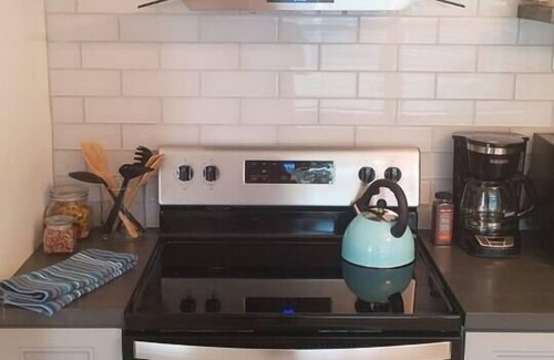 Sailboat Bend Apartamento | 02 Rustic meets Beachy Apartment - Walk Downtown!