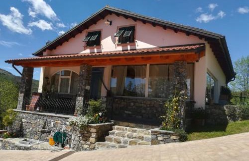 Varese Ligure Casa | 028 - Agriturismo "Il Boschetto" con PISCINA, Pace E Natura - Camera Familiare