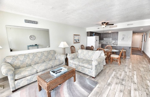 Garden City Condominio | 0302 Waters Edge Resort 2 Bedroom Condo by RedAwning