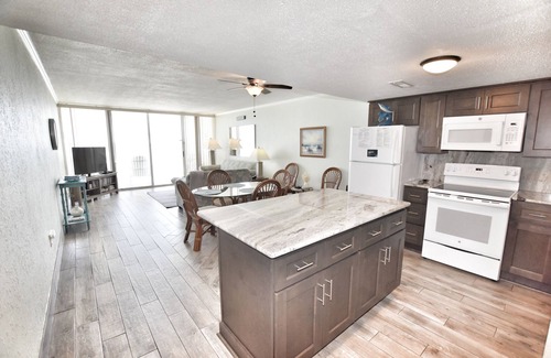 Garden City Condominio | 0302 Waters Edge Resort 2 Bedroom Condo by RedAwning