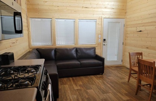 Valle Chalet De Esquí | 037 Tiny Home nr Grand Canyon Sleeps 8-South Rim
