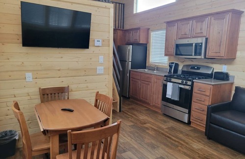 Valle Chalet De Esquí | 037 Tiny Home nr Grand Canyon Sleeps 8-South Rim