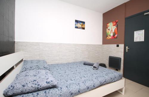 Saint-Denis Cama Y Desayuno | 04 - Chambre avec lit double proche Paris et transports WIFI