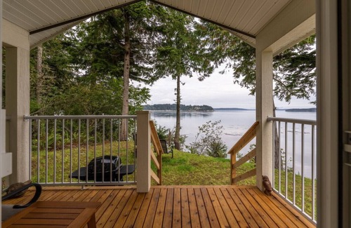 Regional District of Mount Waddington Apartamento | 04 - Eagle's Nest Cottage By The Sea at Alder Bay