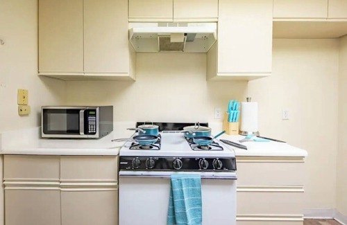Pasadena Condominio | 06 Charming Furnished & All Inclusive 2-bedroom condo with WiFi, AC, Pasadena
