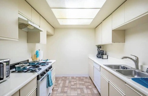 Pasadena Condominio | 06 Charming Furnished & All Inclusive 2-bedroom condo with WiFi, AC, Pasadena
