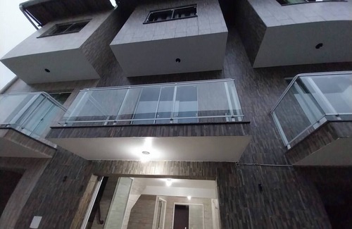 Cidade Nova Apartamento | 06 triplex with 2 bathrooms