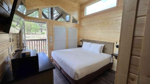Valle Chalet De Esquí | 061B Grand Canyon South Rim Chalet with King Bed